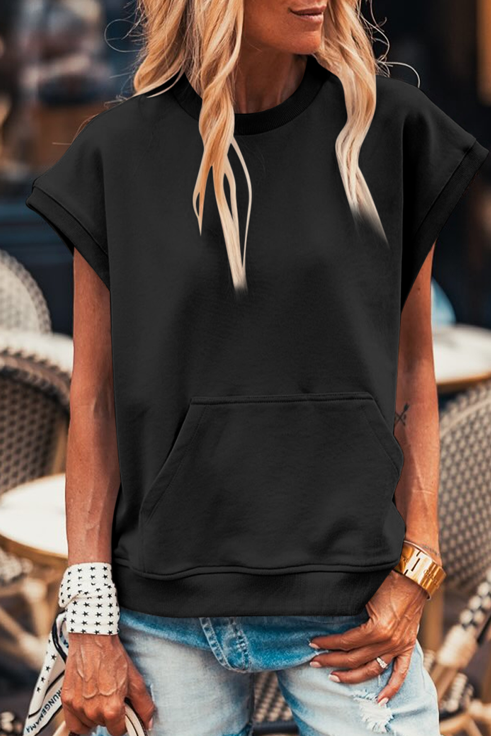 Color black pullover sweatshirt