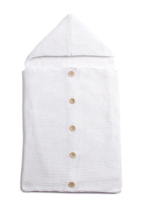 白色针织连帽婴儿抱毯