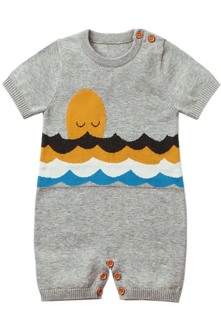 灰色可爱的害羞太阳图案针织T恤婴儿哈衣
