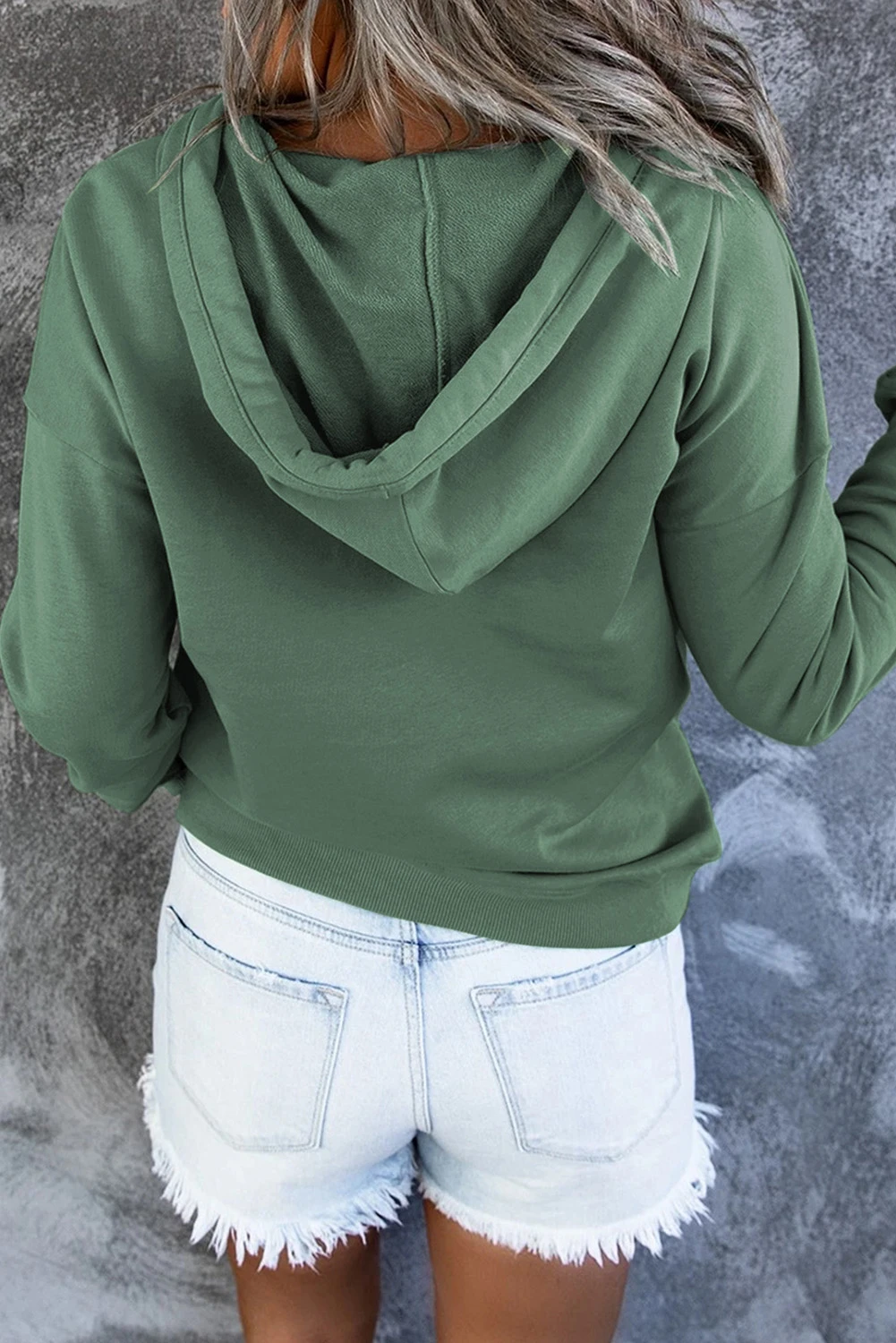 绿色时尚休闲口袋按扣领长袖套头连帽衫 LC2537874