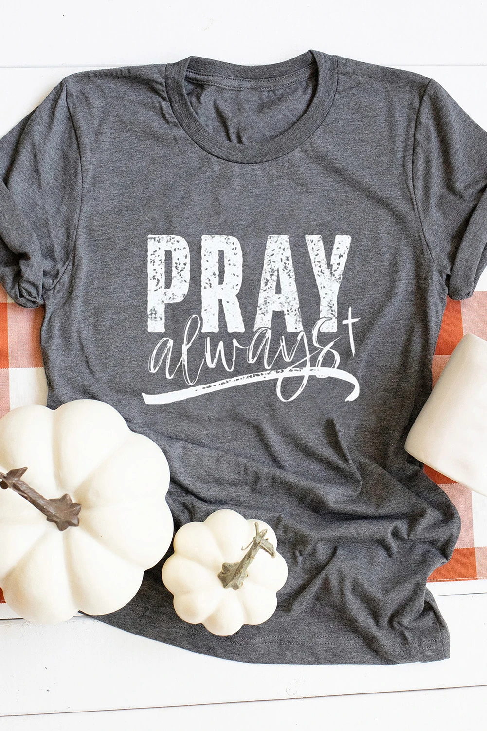 灰色 Pray Always 图案短袖 T 恤 LC25217327