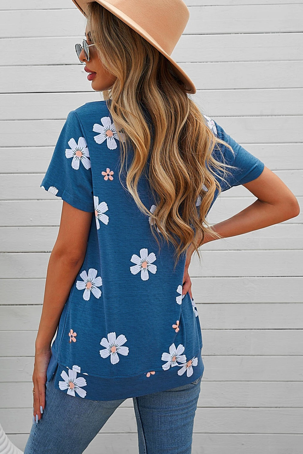 蓝色休闲可爱花卉图案圆领短袖女士T恤 LC2519051