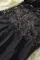 黑色蕾丝睡裙和丁字裤套装