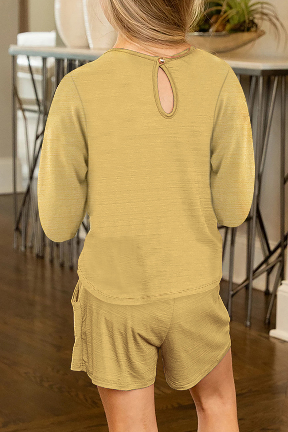 黄色小女孩休闲长袖套头衫及短裤套装 TZ62011