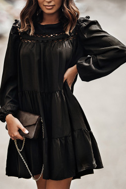 黑色圆领灯笼袖镂空分层连衣裙配口袋