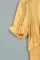 黄色褶边平行绉缝高腰 V 领中长连衣裙