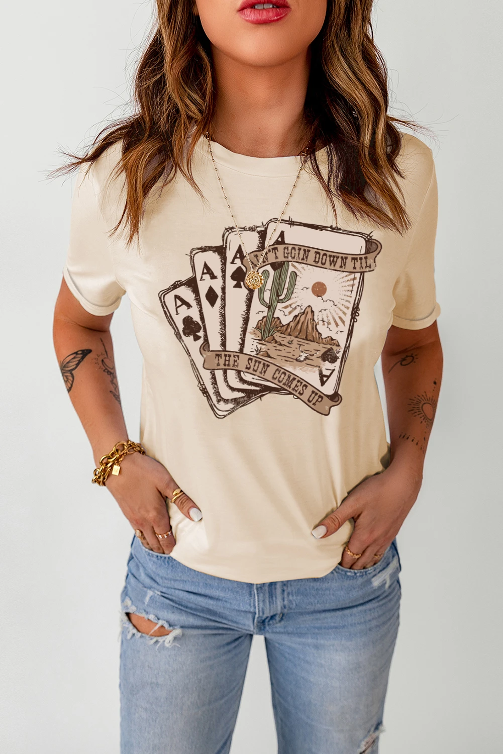 卡其色西部风扑克图案印花短袖 T 恤 LC25218805