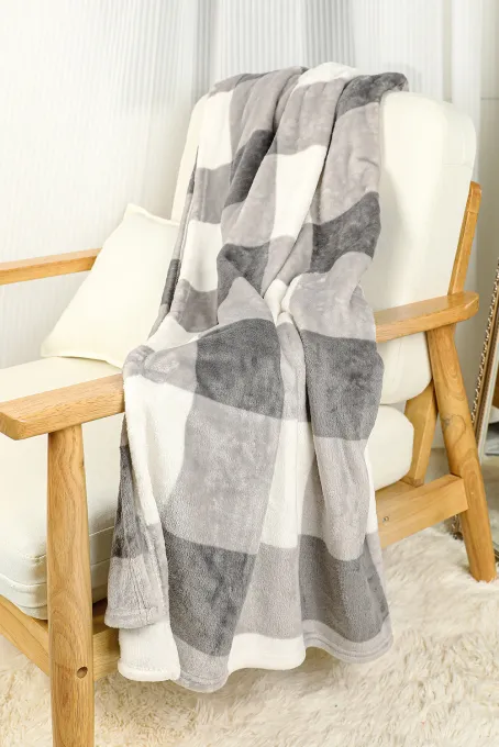 灰色格子绒毛毯130*150cm