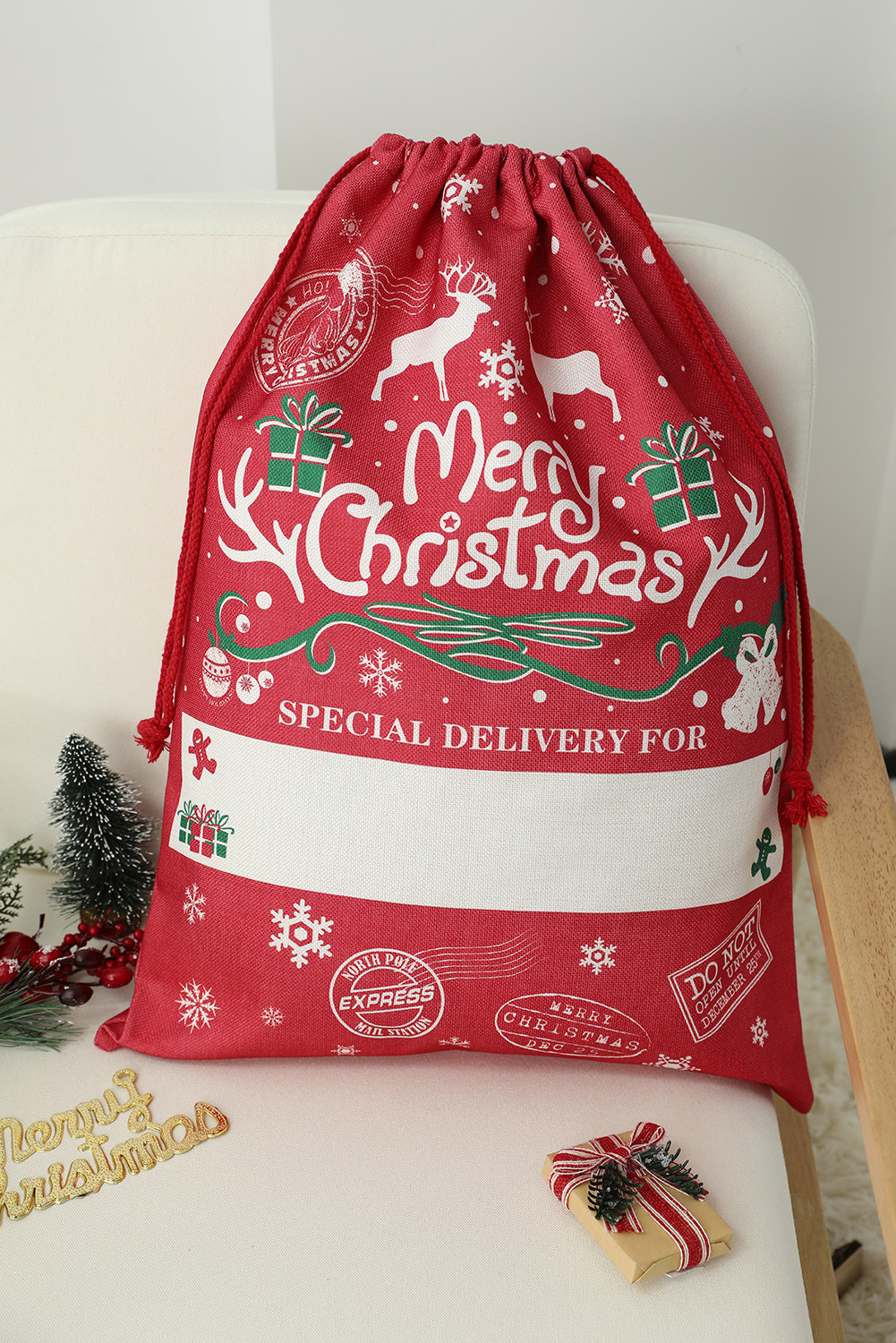 红色圣诞图案抽绳礼物糖果袋 LC443427