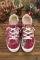 红色系带圣诞图案运动鞋