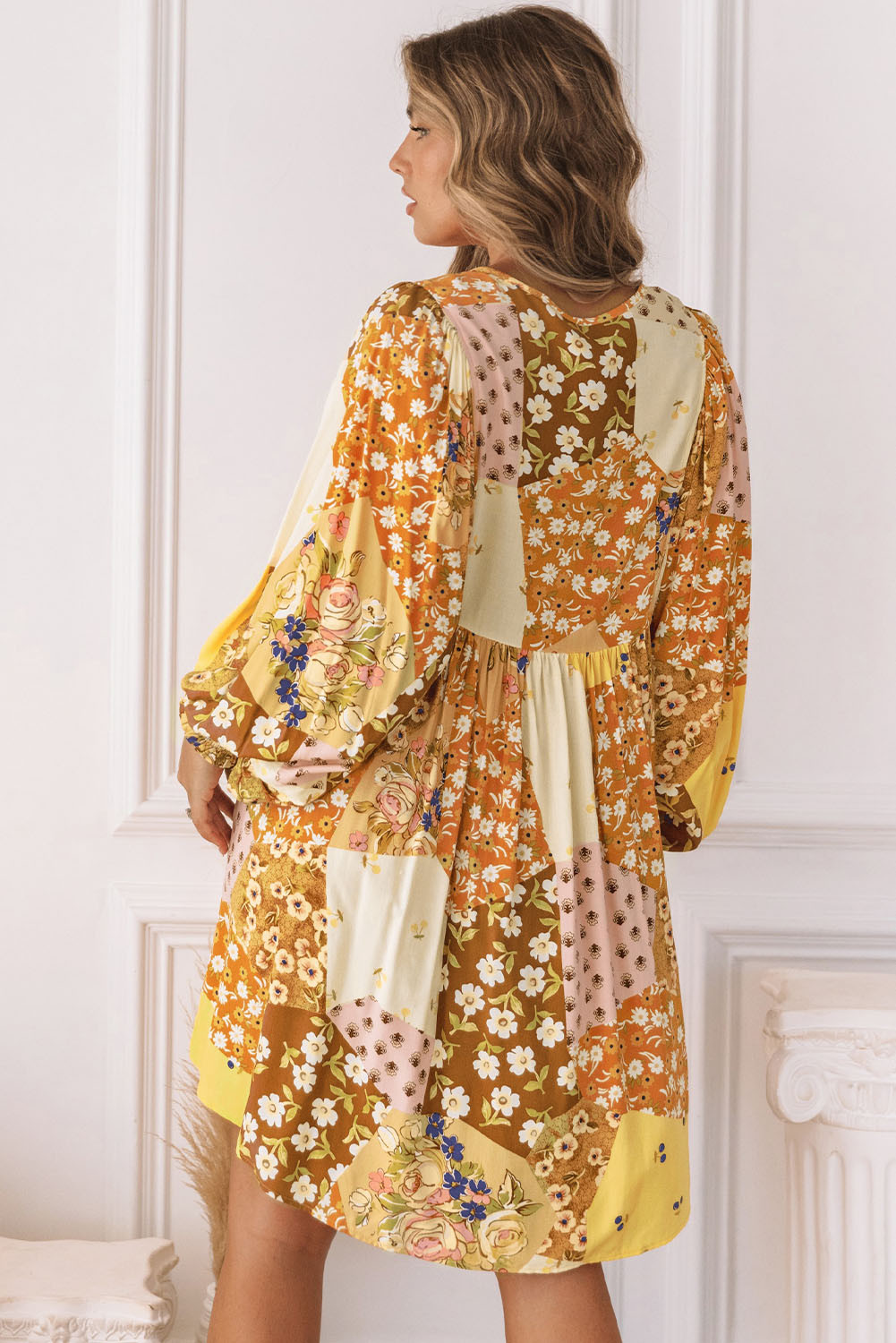 黄色花卉纽扣褶裥长袖娃娃装连衣裙 LC6112546