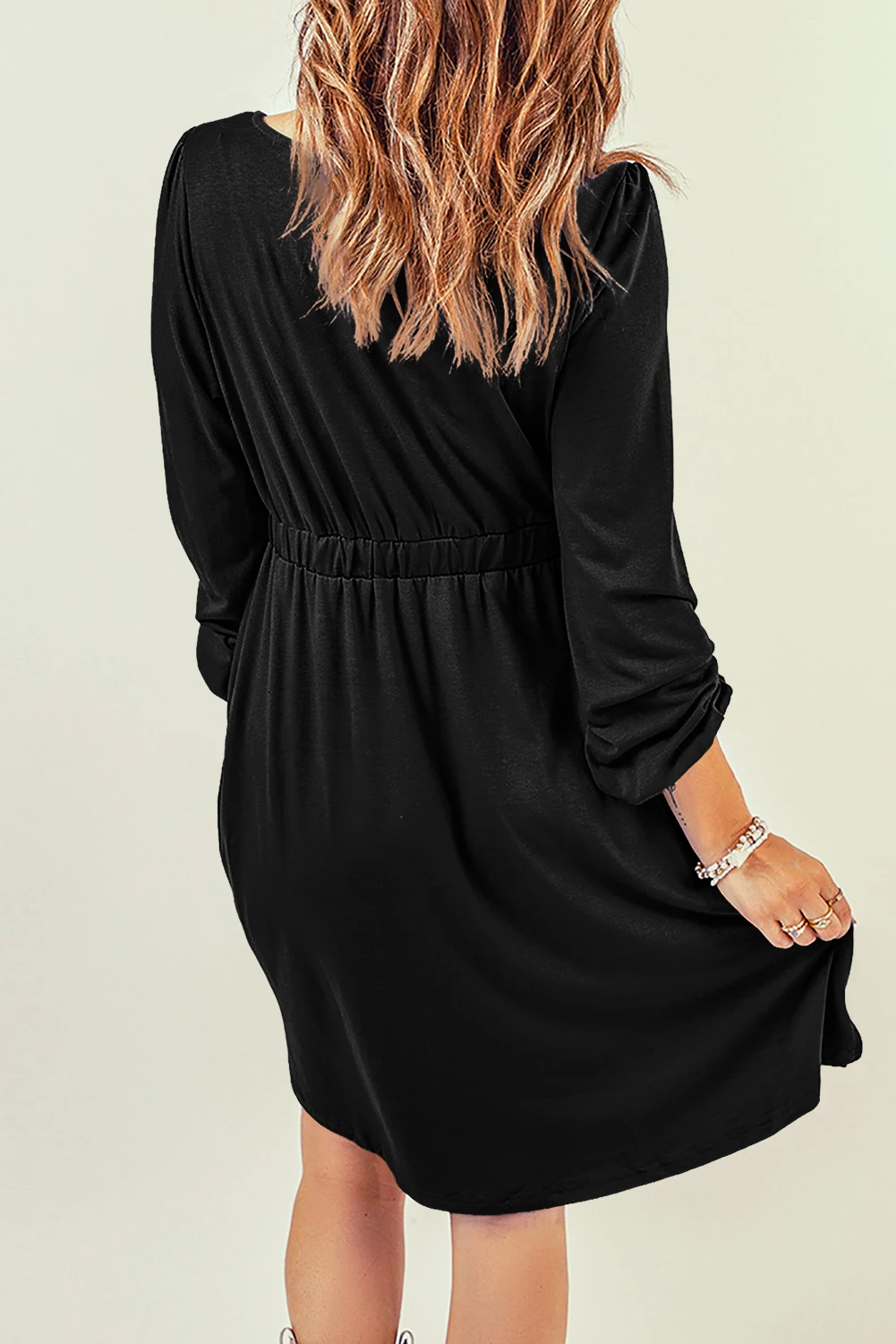 黑色系扣高腰长袖连衣裙 LC6111416