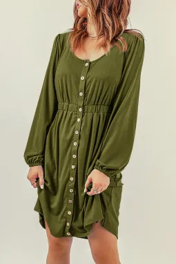 绿色系扣高腰长袖连衣裙