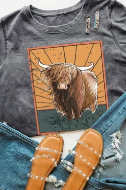 灰色西部风小牛时尚图案 T 恤