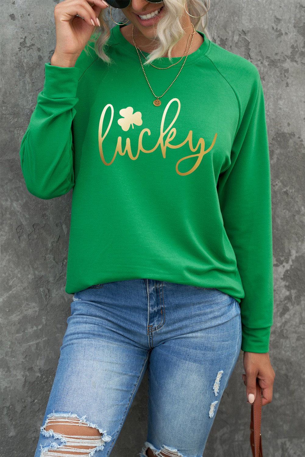 绿色 Lucky 亮片图案插肩袖套头运动衫 LC25314096
