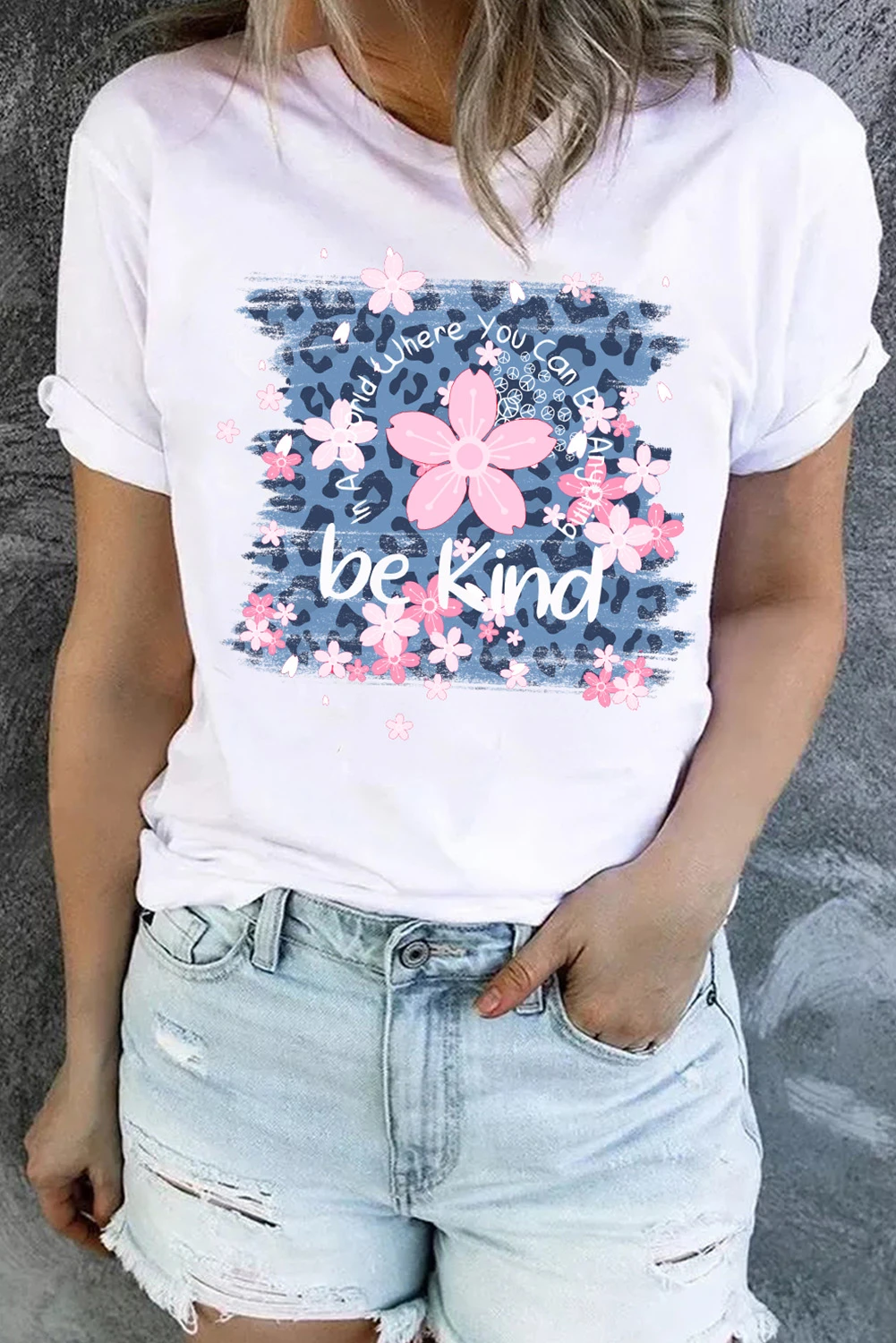 白色 Be Kind Cherry Blossoms 豹纹短袖 T 恤 LC25216667