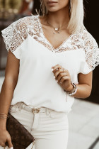 白色镂空蕾丝短袖 V 领衬衫