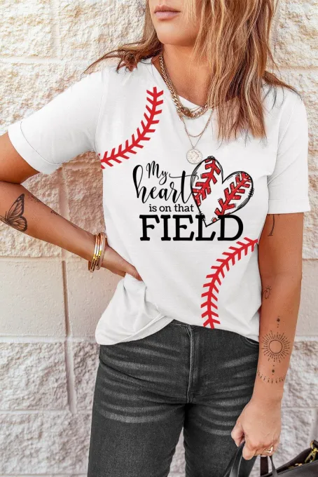 白色棒球心形字母印花短袖图案 T 恤