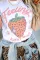 白色休闲字母草莓水果印花图案 T 恤