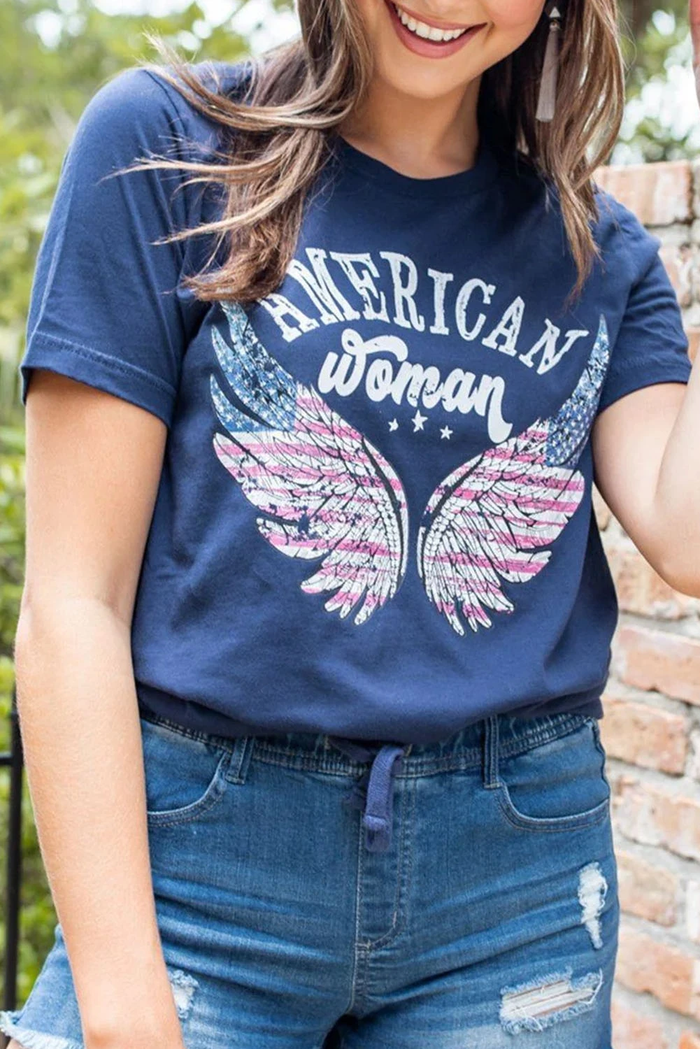 蓝色字母 American Woman 翅膀图案 T 恤 LC25219996