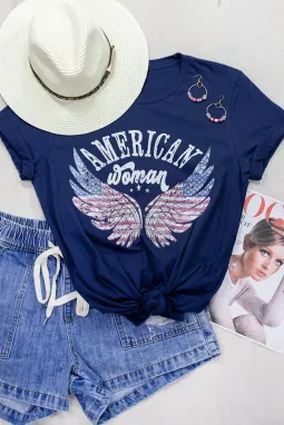 蓝色字母 American Woman 翅膀图案 T 恤
