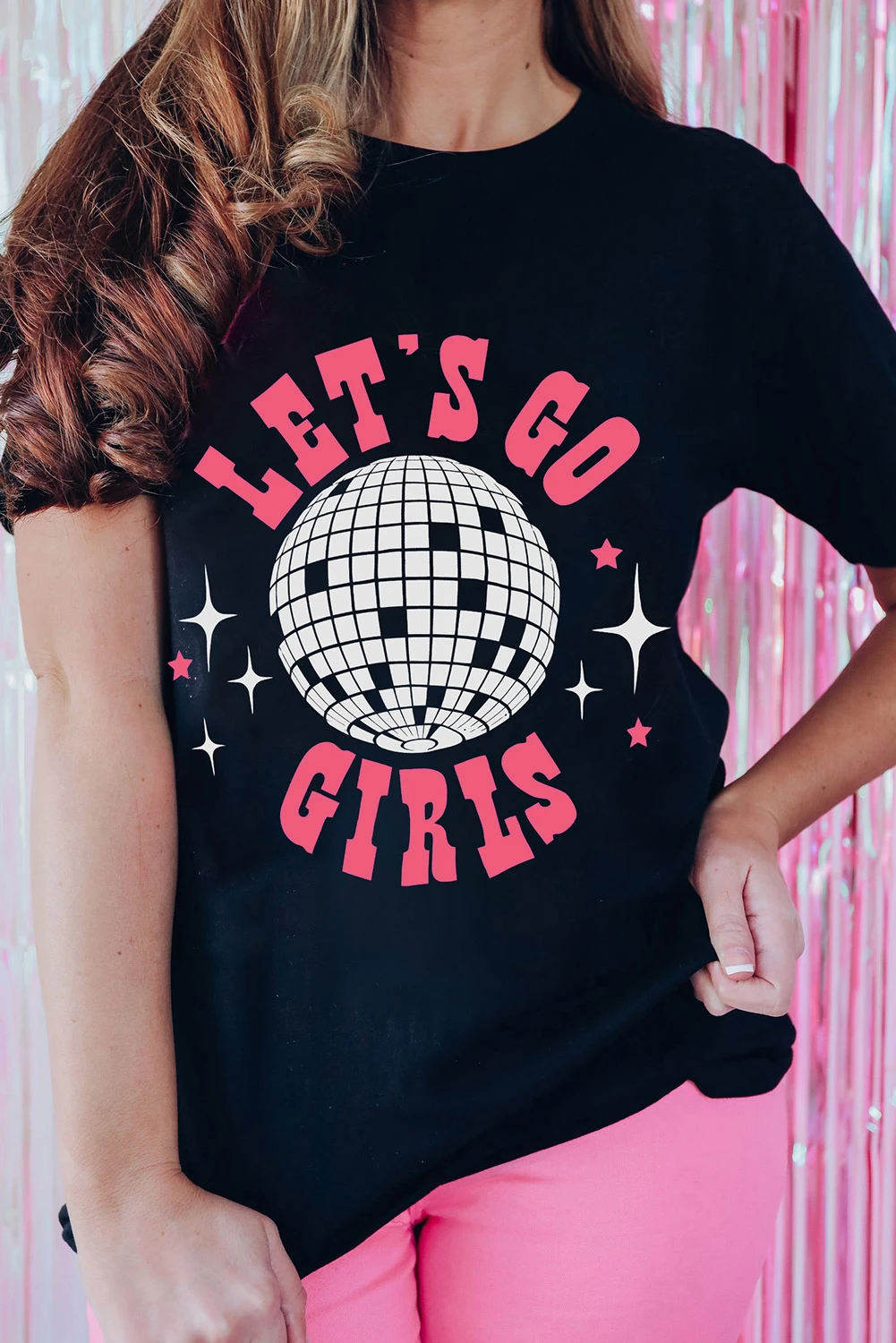 黑色 LET'S GO GIRLS 字母休闲图案 T 恤 LC25219469