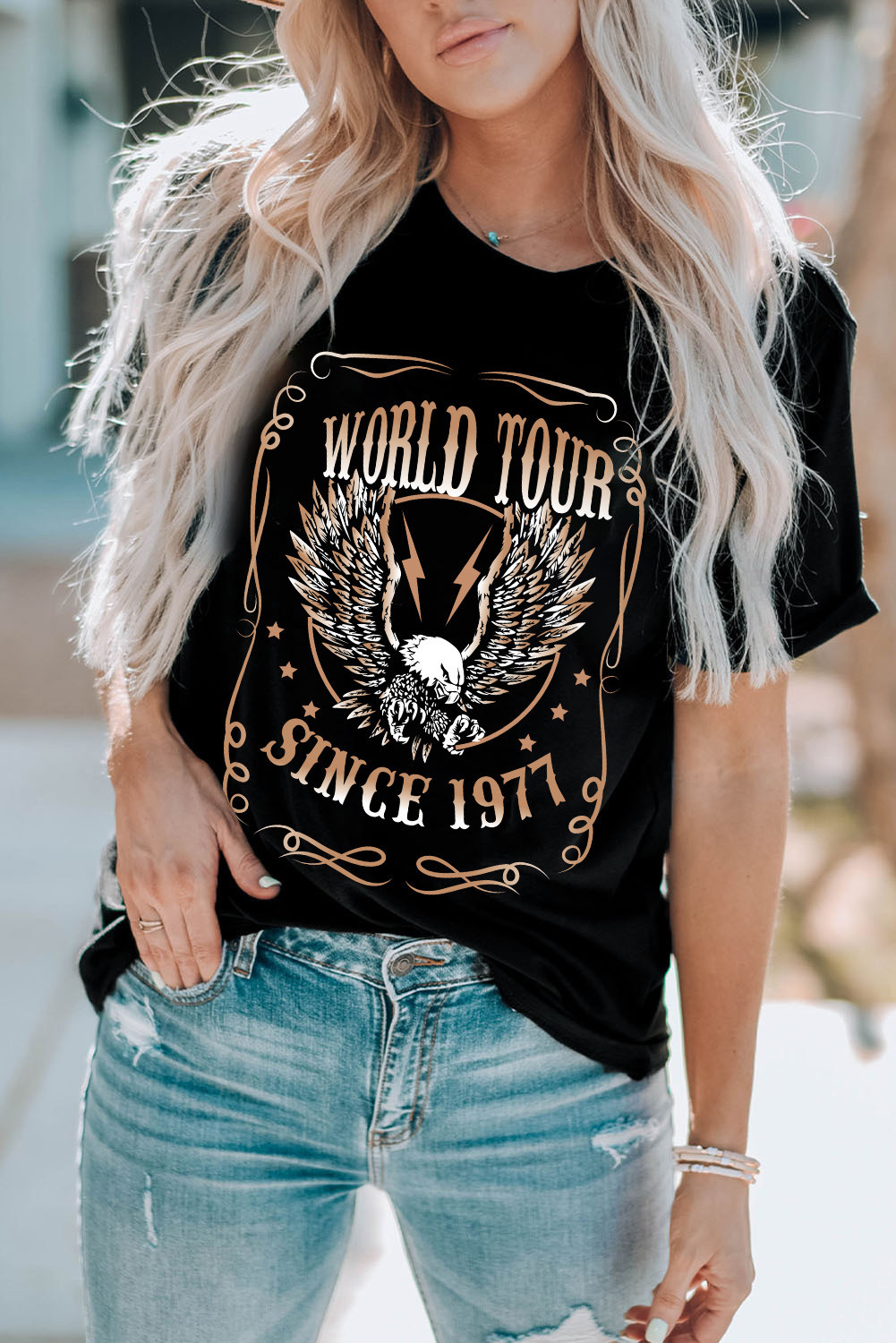 黑色 WORLD TOUR SINCE 1977 鹰印花图案 T 恤 LC25220479