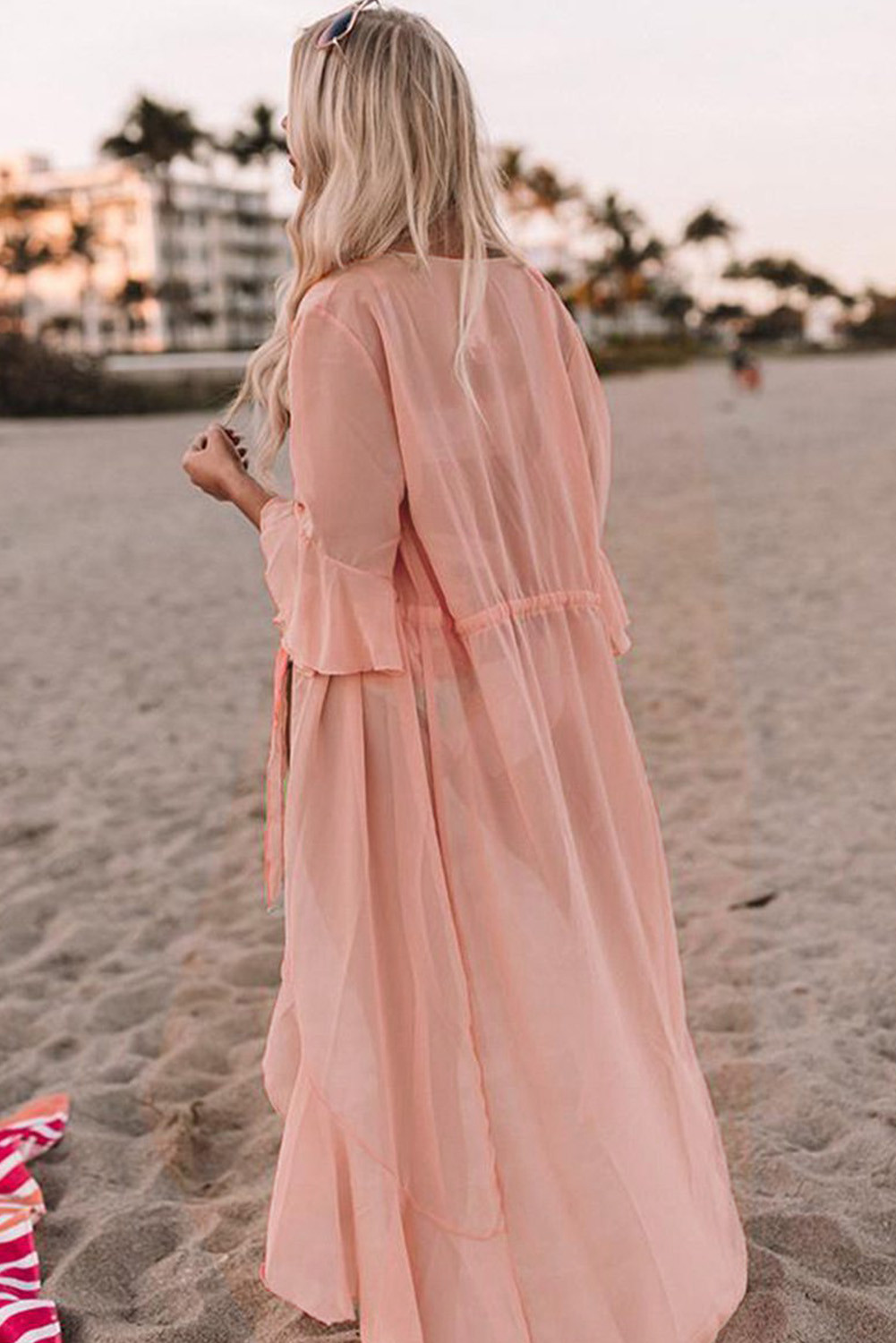 粉红色荷叶边半袖正面飘逸沙滩罩衫 LC421763