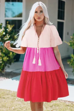 粉色系扣 V 领短款飘逸袖层叠连衣裙