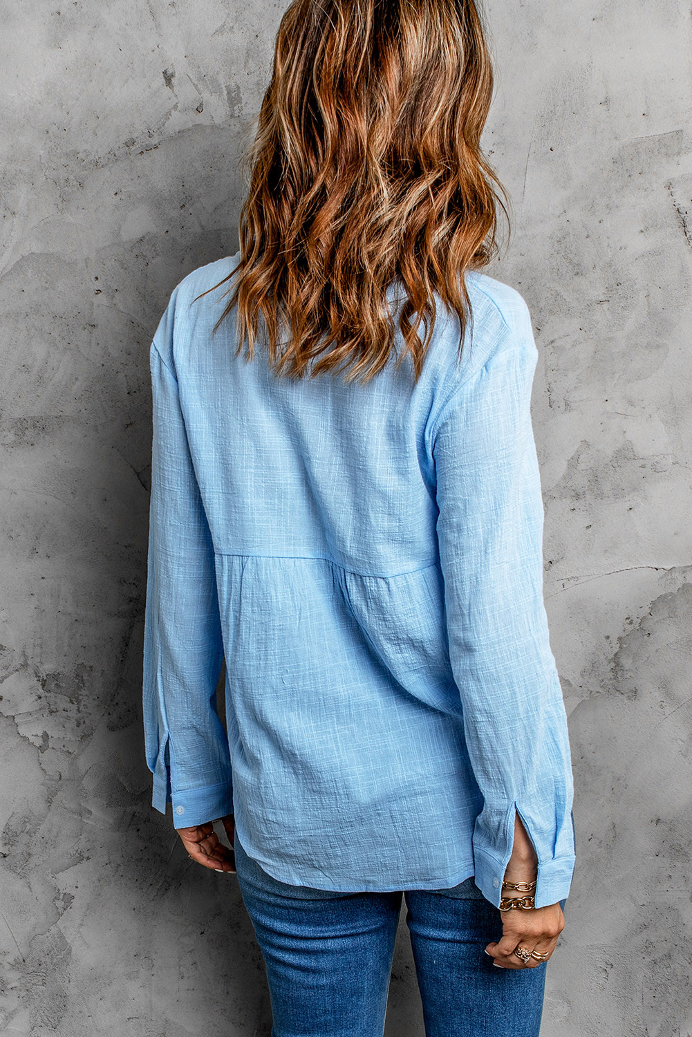 天蓝色纹理纯色基本款衬衫 LC255378