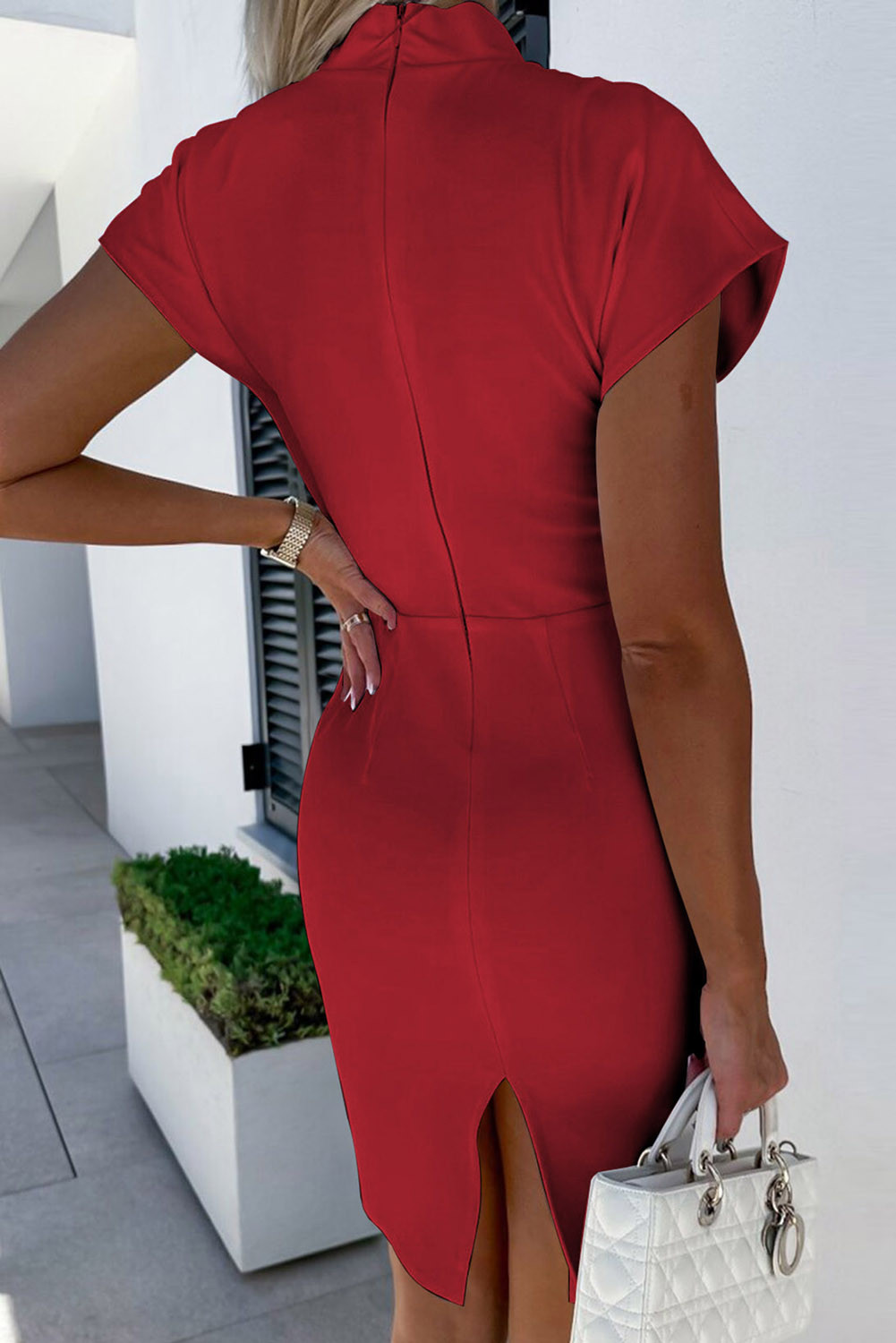 红色短袖深 V 领开叉紧身连衣裙 LC6115603