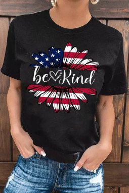 黑色 Be Kind 美国国旗向日葵印花图案 T 恤