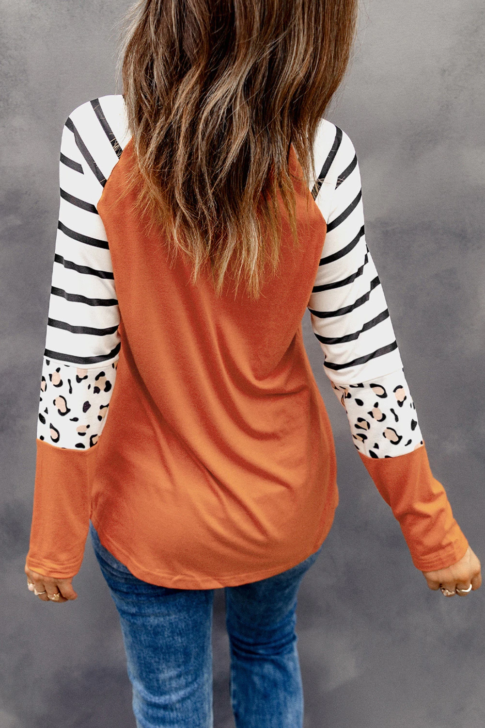 橙色豹纹南瓜条纹长袖图案 T 恤 LC25123140