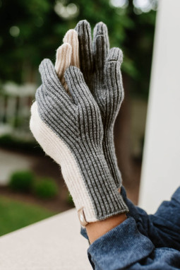 灰色拼色针织触摸屏手套