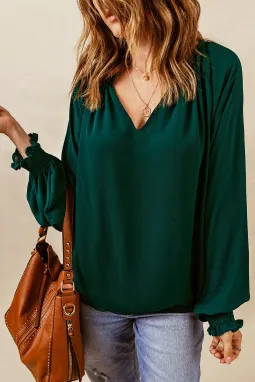 绿色褶皱 V 领泡泡袖衬衫