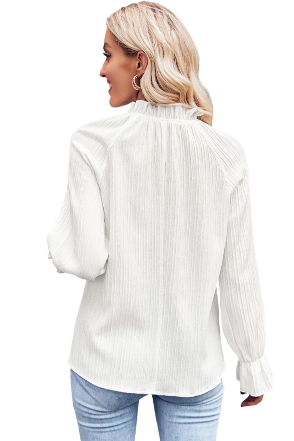 白色褶边小高领波纹泡泡袖衬衫 LC25123206