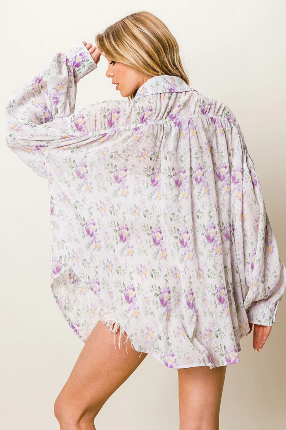 紫色花卉印花褶裥带盖口袋衬衫 LC2553741