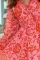 红色花卉荷叶边分层泡泡袖斜叠连衣裙