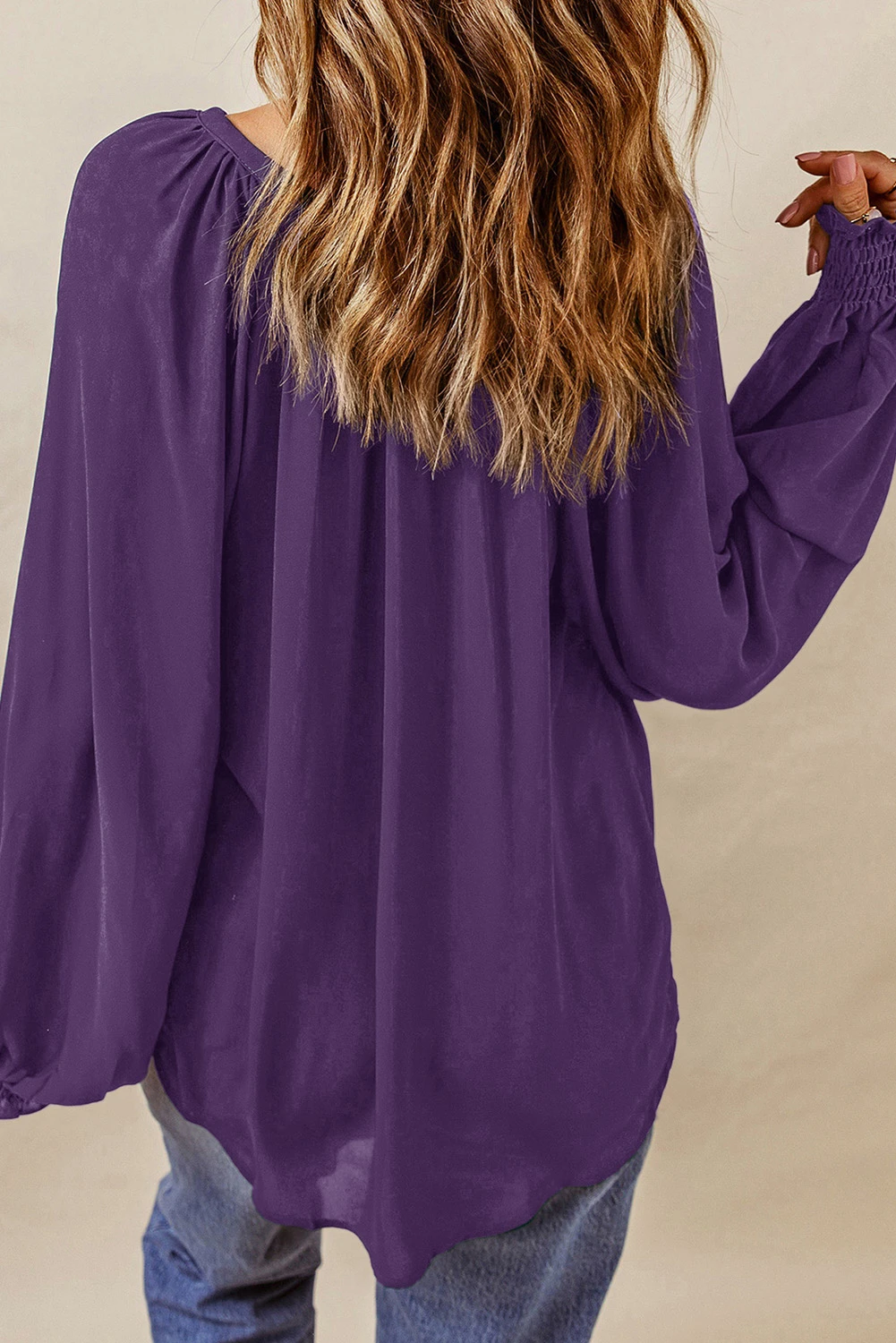 紫色褶皱 V 领泡泡袖衬衫 LC25115695