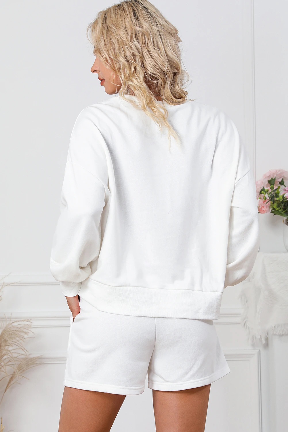 白色 PUMPKIN 植绒图案套头衫运动衫和短裤套装 LC624835