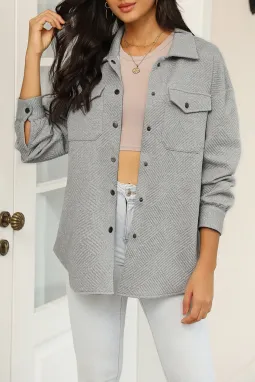 灰色纯色纹理带盖口袋纽扣衬衫外套