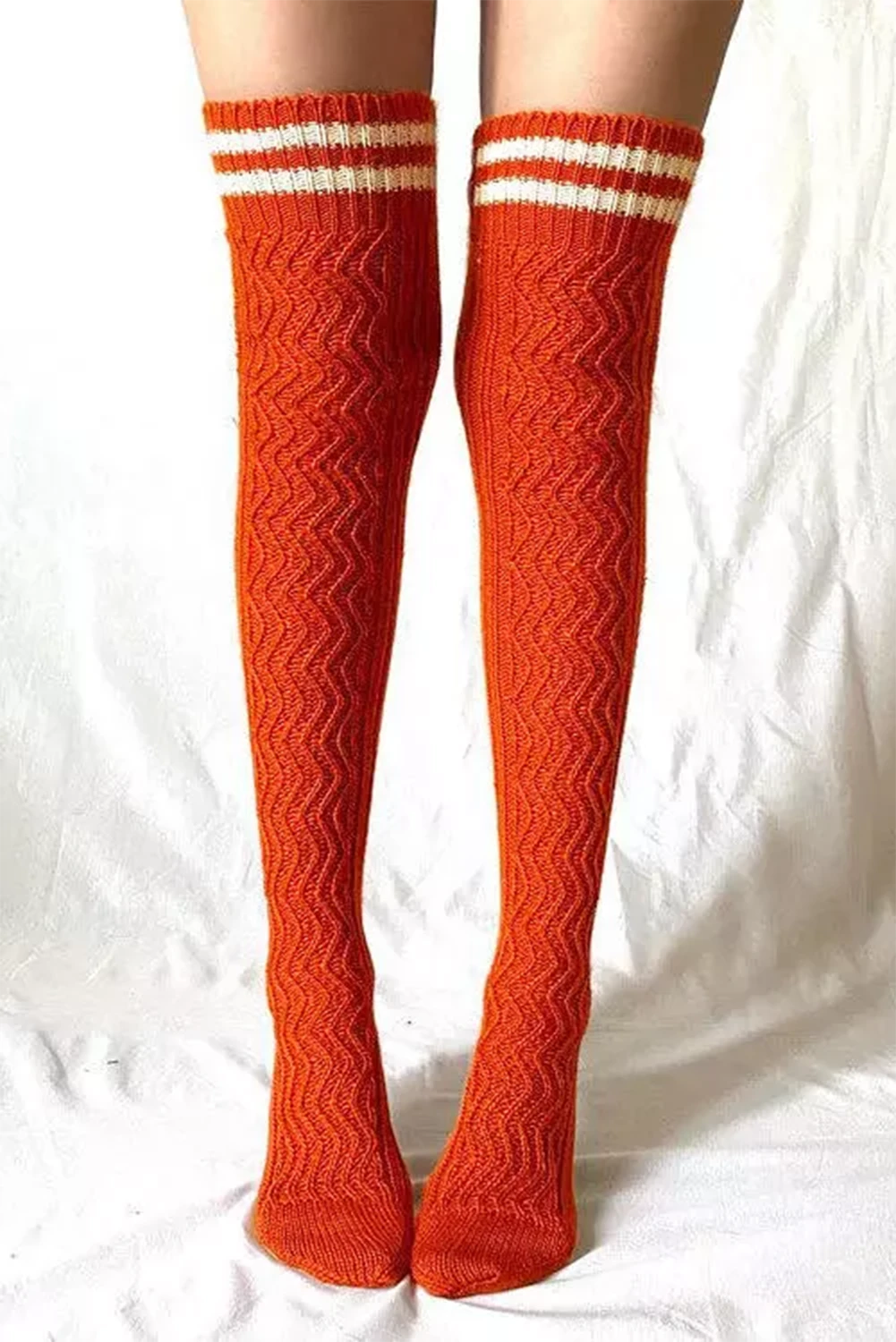 橙色条纹饰边波浪针织过膝长袜 BH041921