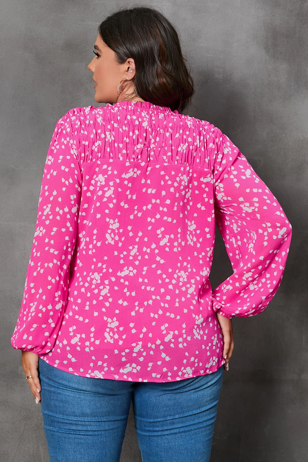 深粉色大码花卉印花褶皱开叉领衬衫 LC25117535