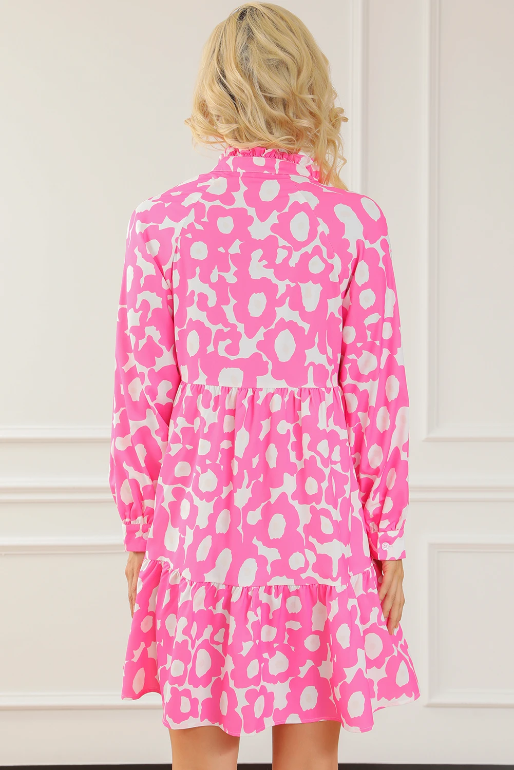 浅粉色甜美花朵印花分层荷叶边短款连衣裙 LC6117944