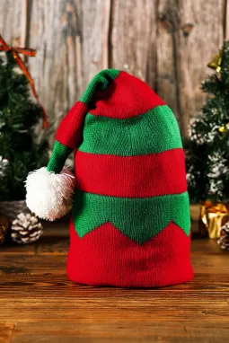 火红色圣诞拼色绒球针织帽