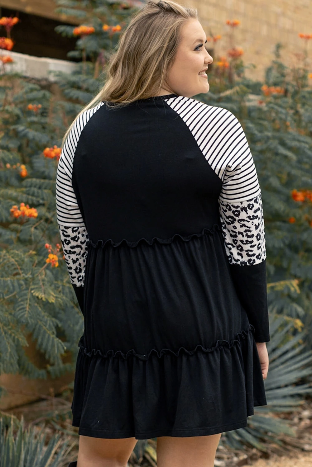 黑色大码条纹豹纹贴袖荷叶边叠层连衣裙 LC2211228