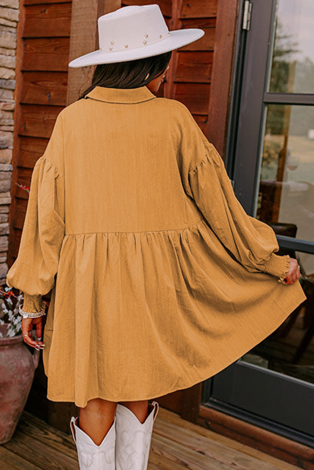 浅法式米色宽松主教袖衬衫连衣裙 LC6118463