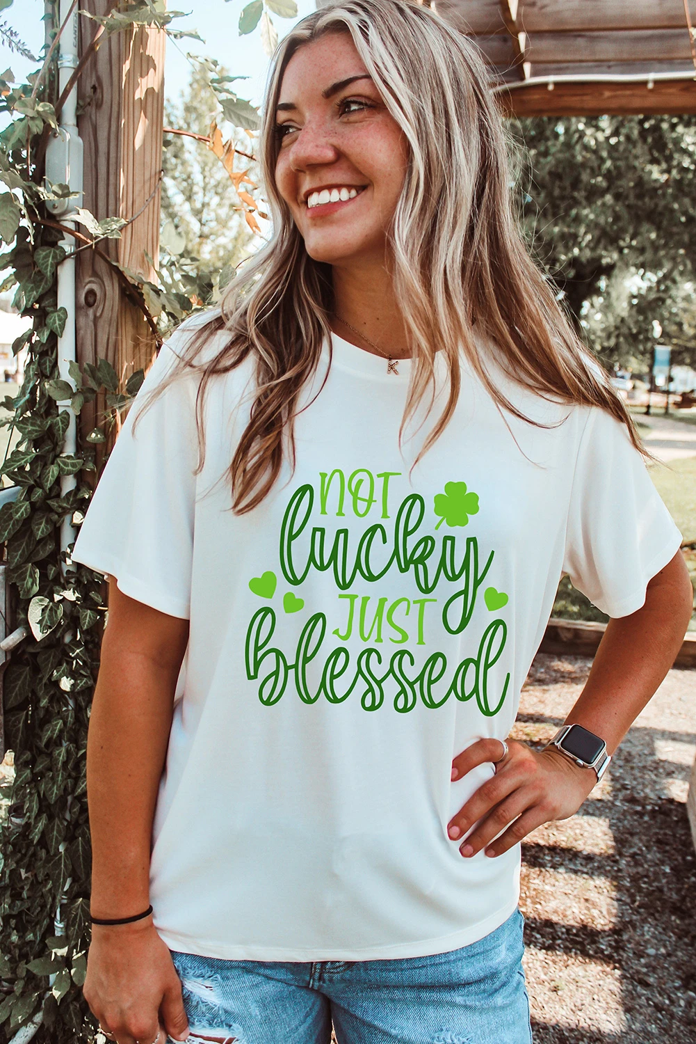 白色圣帕特里克图案 Not Lucky Just Blessed 图案 T 恤 LC25224435