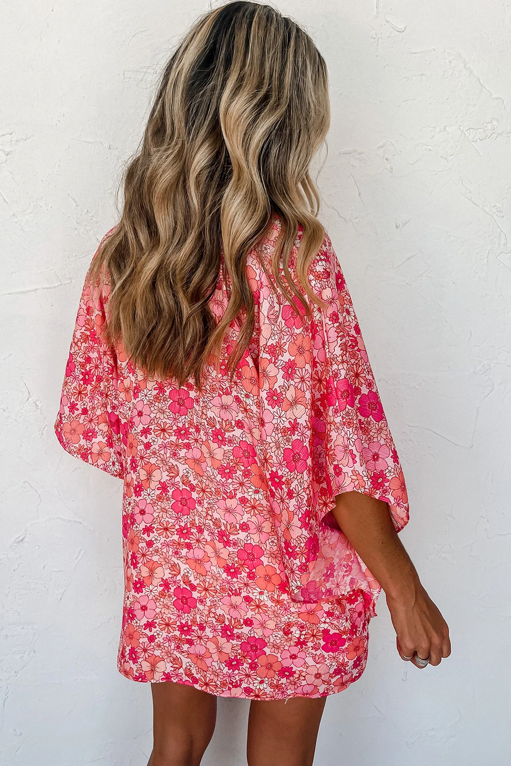 粉色波西米亚花卉 V 领和服式衬衫 LC25126117