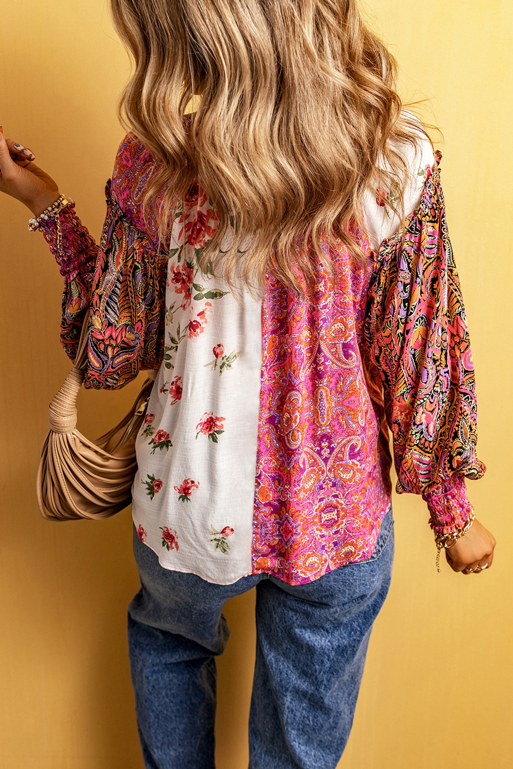 粉色多色花卉拼布平行绉缝袖口纽扣衬衫 PL25123409